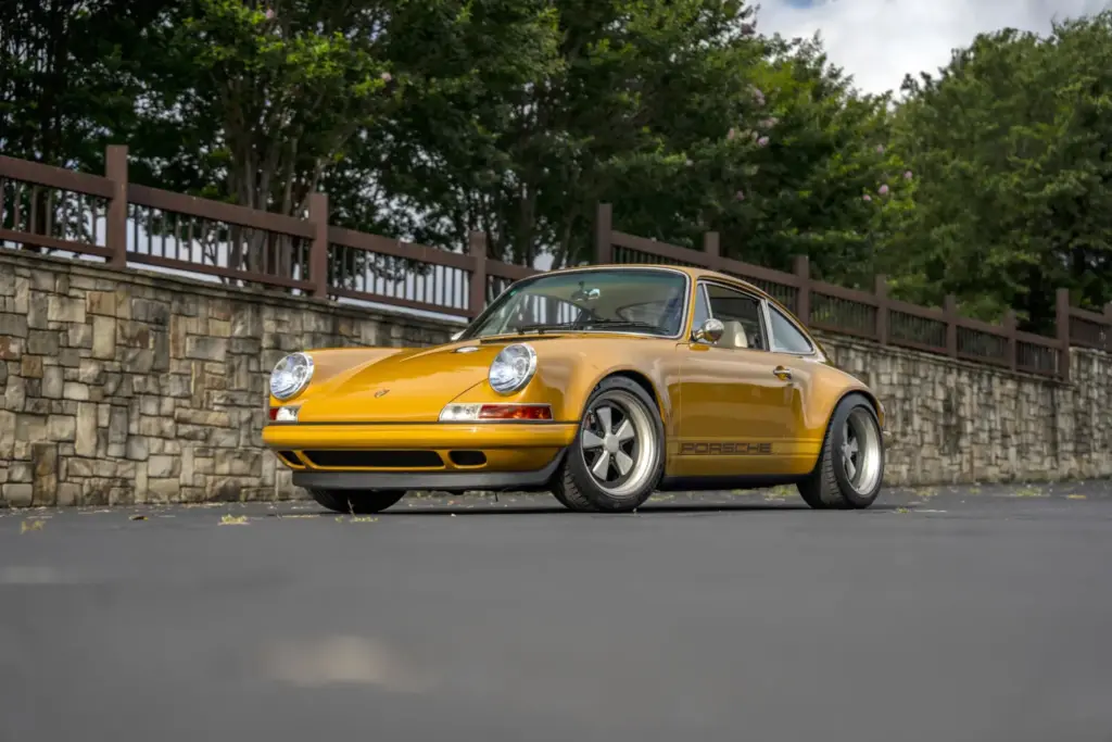 subasta QL26 r0058 1990 Porsche 911 Coupe Reimagined by Singer Los Angeles Commission 001 Motor16