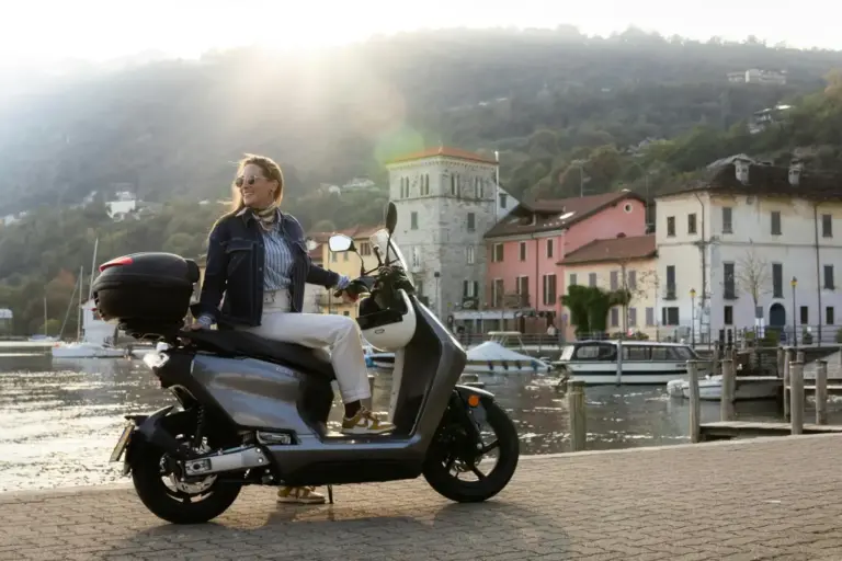 Zero LS1 rebajado a 4.910 euros: el scooter eléctrico que cuesta 365 euros menos hasta septiembre