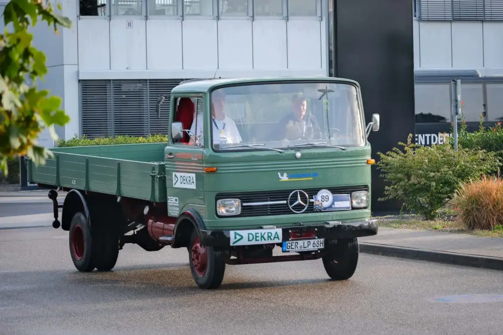 El camión más antiguo de Mercedes-Benz Trucks vuelve a la carretera: la marca celebra 130 años de historia 14 Motor16 130 ANOSA CAMIONES MERCEDES BENZ16 Motor16