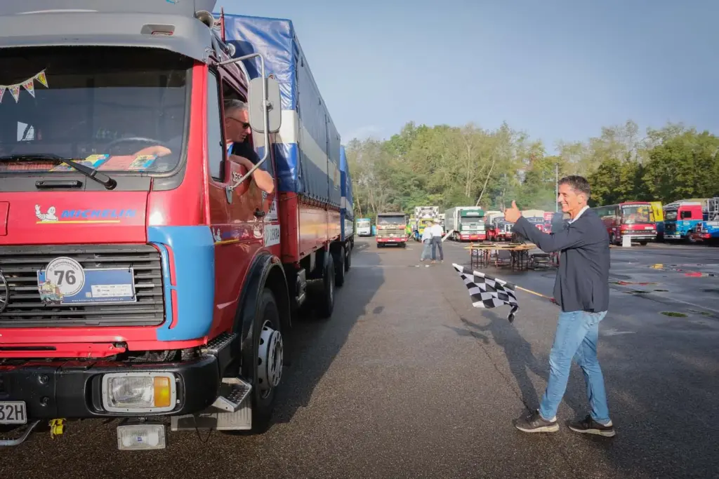 El camión más antiguo de Mercedes-Benz Trucks vuelve a la carretera: la marca celebra 130 años de historia 17 Motor16 130 ANOSA CAMIONES MERCEDES BENZ18 Motor16