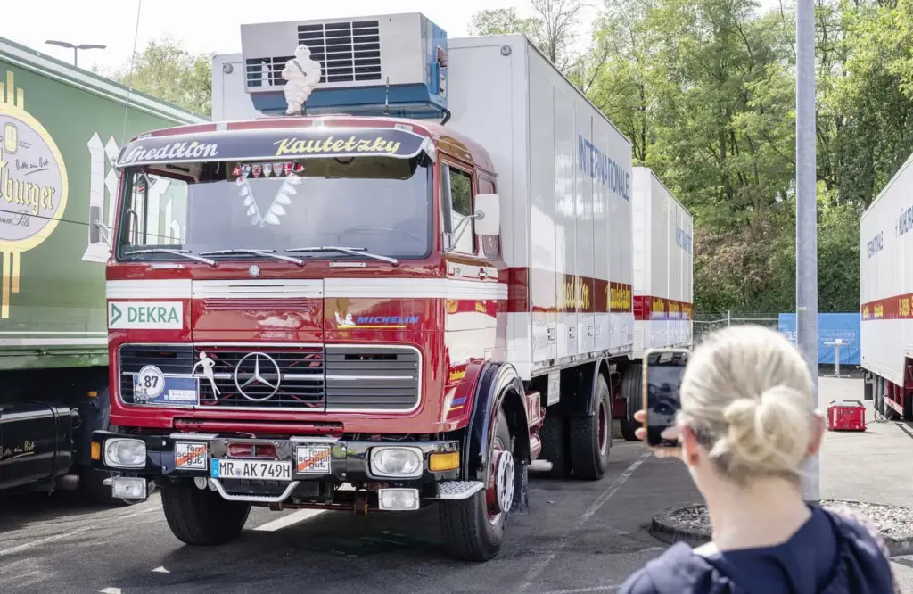 El camión más antiguo de Mercedes-Benz Trucks vuelve a la carretera: la marca celebra 130 años de historia 6 Motor16 130 ANOSA CAMIONES MERCEDES BENZ7 Motor16