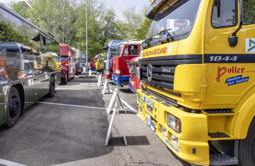 El camión más antiguo de Mercedes-Benz Trucks vuelve a la carretera: la marca celebra 130 años de historia 7 Motor16 130 ANOSA CAMIONES MERCEDES BENZ8 Motor16
