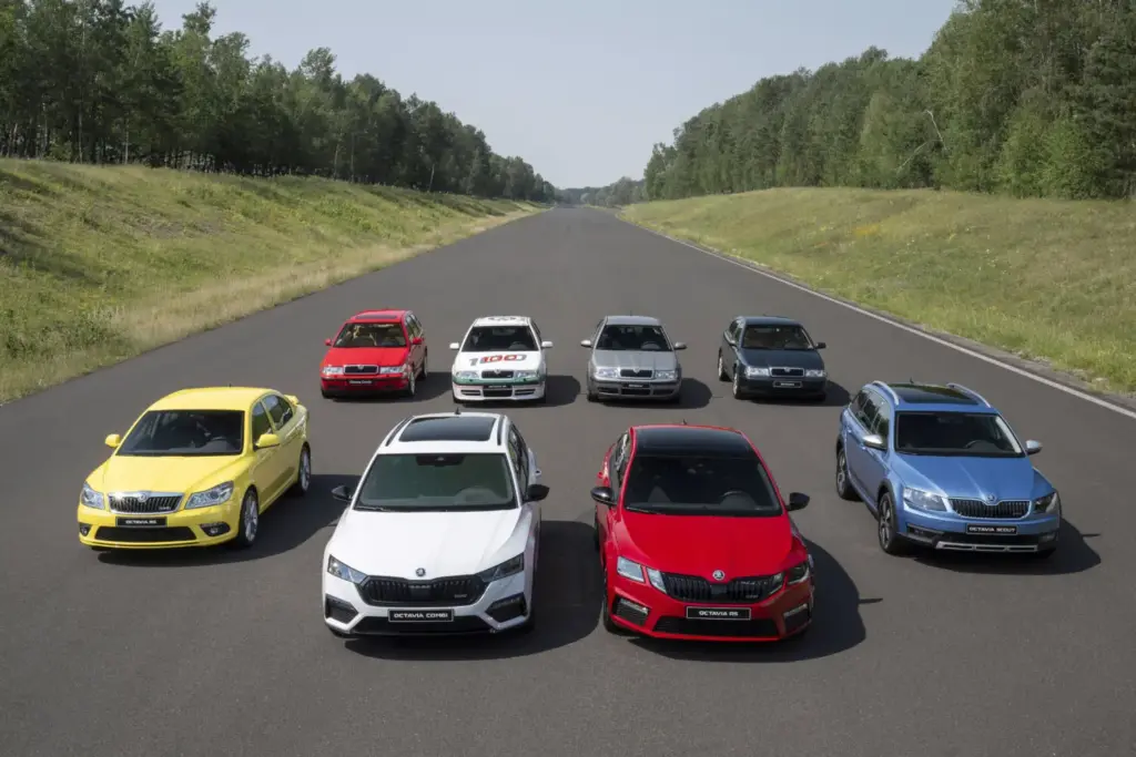 Škoda Octavia: tres décadas y 7,9 millones de unidades del modelo que redefinió la marca 4 Motor16 16687 skoda octavia turns 30 three decades of a brand icon 1 13c0f605 Motor16