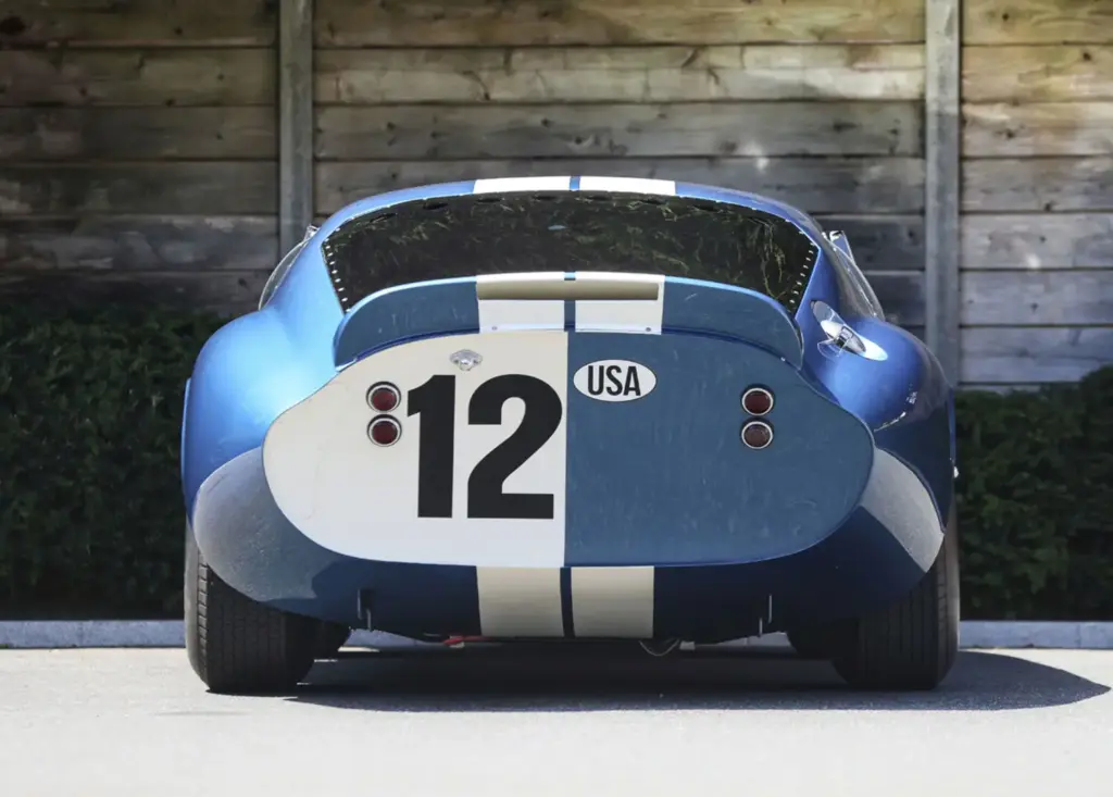 El Shelby Cobra Daytona Coupe que busca romper récord en Pebble Beach 2026: una de seis unidades 1 Motor16 1964 Shelby Daytona Coupe trasera gooding Motor16