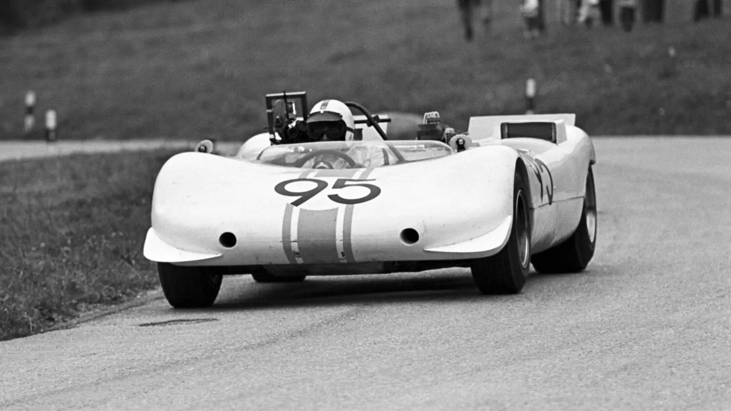 1968 Porsche 909 Bergspyder. Imagen portada.