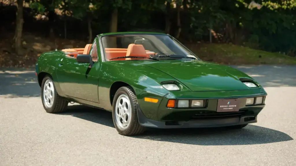 Porsche jamás fabrico un 928 Cabriolet, pero eso no quiere decir que puedas tener uno 5 Motor16 1982 porsche 928 cabriolet straman 11 Motor16