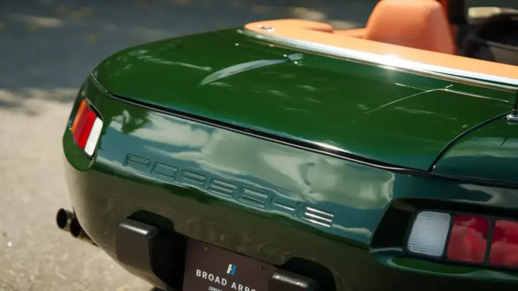 Porsche jamás fabrico un 928 Cabriolet, pero eso no quiere decir que puedas tener uno 13 Motor16 1982 porsche 928 cabriolet straman 16 Motor16