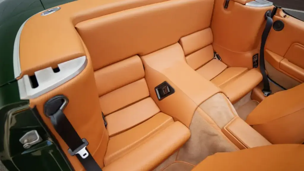Porsche jamás fabrico un 928 Cabriolet, pero eso no quiere decir que puedas tener uno 26 Motor16 1982 porsche 928 cabriolet straman 19 Motor16