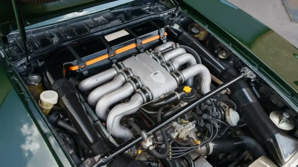 Porsche jamás fabrico un 928 Cabriolet, pero eso no quiere decir que puedas tener uno 29 Motor16 1982 porsche 928 cabriolet straman 20 Motor16