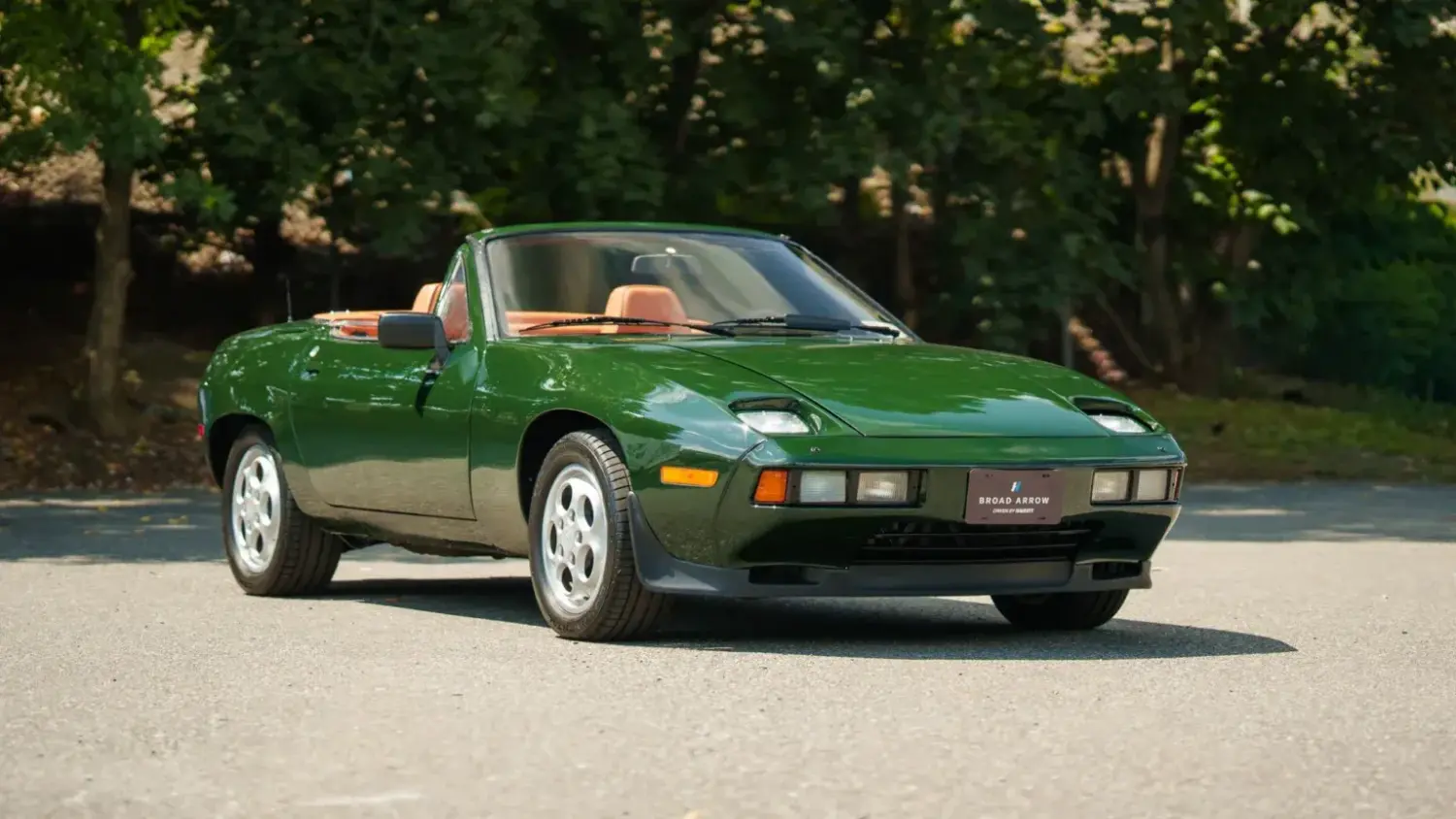 1982 Porsche 928 Cabriolet Straman. Imagen portada.