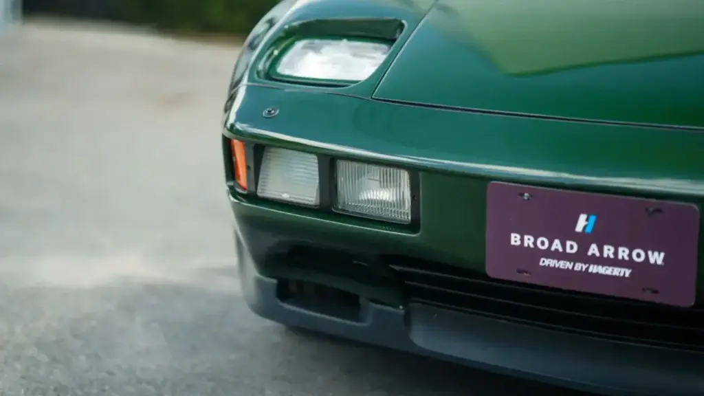 Porsche jamás fabrico un 928 Cabriolet, pero eso no quiere decir que puedas tener uno 3 Motor16 1982 Porsche 928 Cabriolet Straman. Imagen detalle.