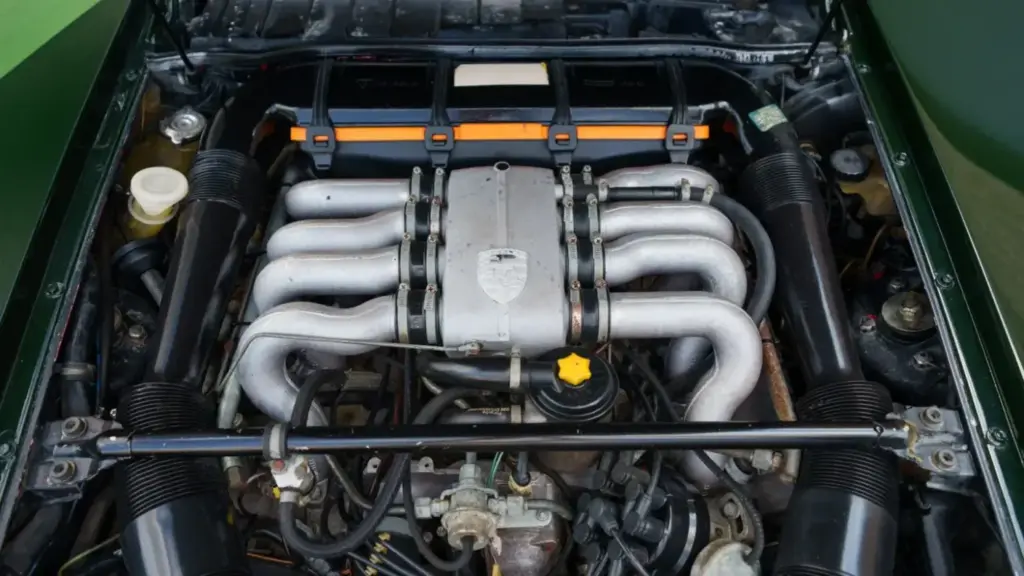 Porsche jamás fabrico un 928 Cabriolet, pero eso no quiere decir que puedas tener uno 28 Motor16 1982 porsche 928 cabriolet straman 28 Motor16