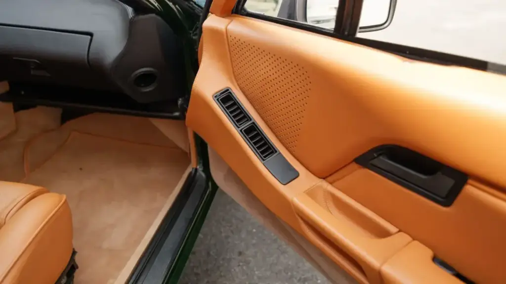 Porsche jamás fabrico un 928 Cabriolet, pero eso no quiere decir que puedas tener uno 27 Motor16 1982 porsche 928 cabriolet straman 9 Motor16