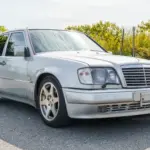 Un Mercedes E500 Limited de 1994 sale a subasta en Bring a Trailer: uno de los 951 W124 con ADN Porsche