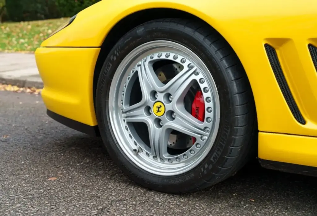 2001 Ferrari 550 Barchetta DD Classics 10 Motor16