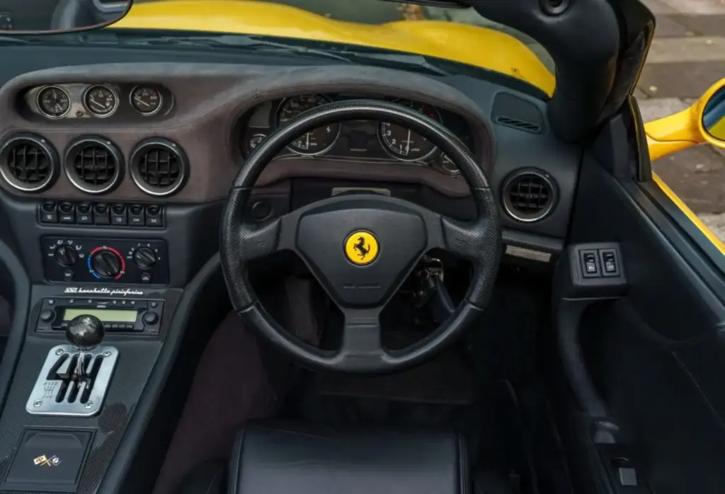 2001 Ferrari 550 Barchetta DD Classics 21 Motor16