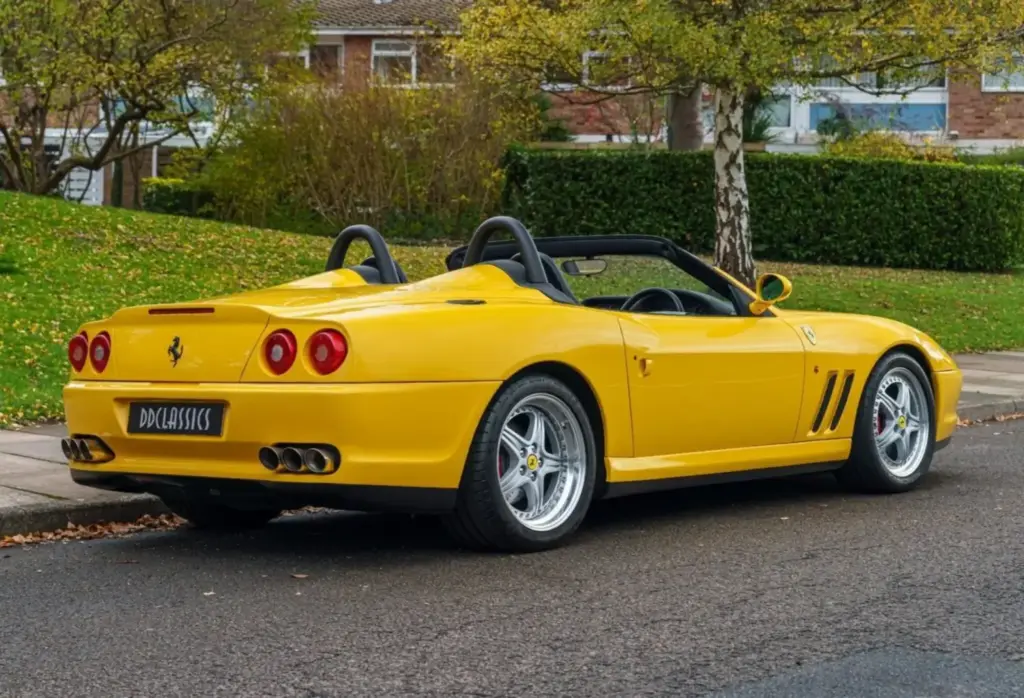 2001 Ferrari 550 Barchetta DD Classics 4 Motor16