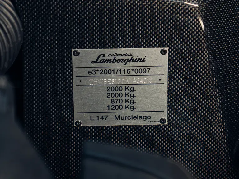 El Lamborghini Murciélago que está llamado a destrozar una cuenta corriente es marrón... Y manual 49 Motor16 2010 Lamborghini Murcielago LP 670 4 SV Sothebys 23 Motor16