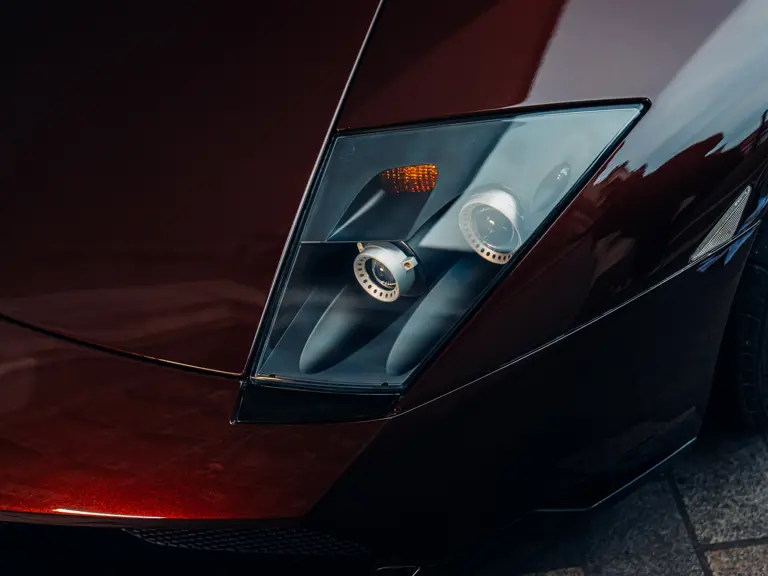 El Lamborghini Murciélago que está llamado a destrozar una cuenta corriente es marrón... Y manual 19 Motor16 2010 Lamborghini Murcielago LP 670 4 SV Sothebys 24 Motor16