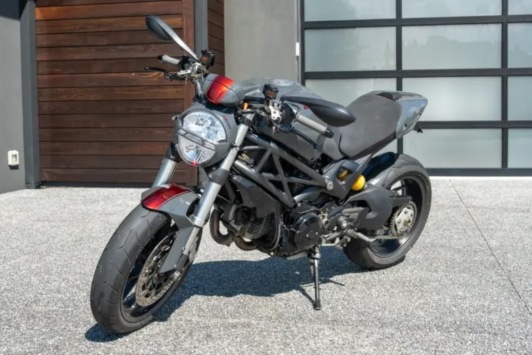 Comprar moto en subasta: las 5 revisiones imprescindibles antes de pujar