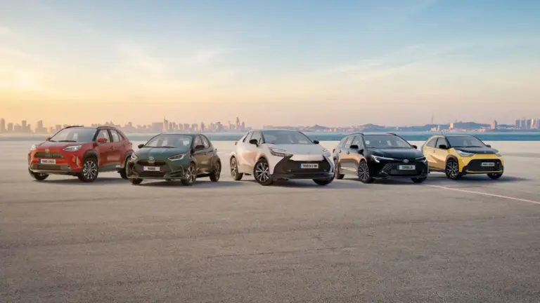 Toyota y su apuesta por la electrificación: tres décadas acelerando la descarbonización del automóvil