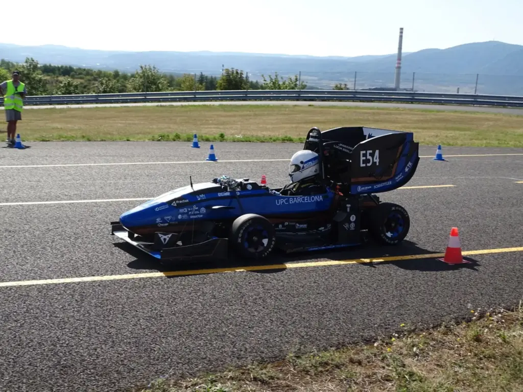 Los cuatro equipos de la Universitat Politècnica de Catalunya que se baten en duelo en la Formula Student 1 Motor16 2026 BCN eMotorsport formula student Motor16