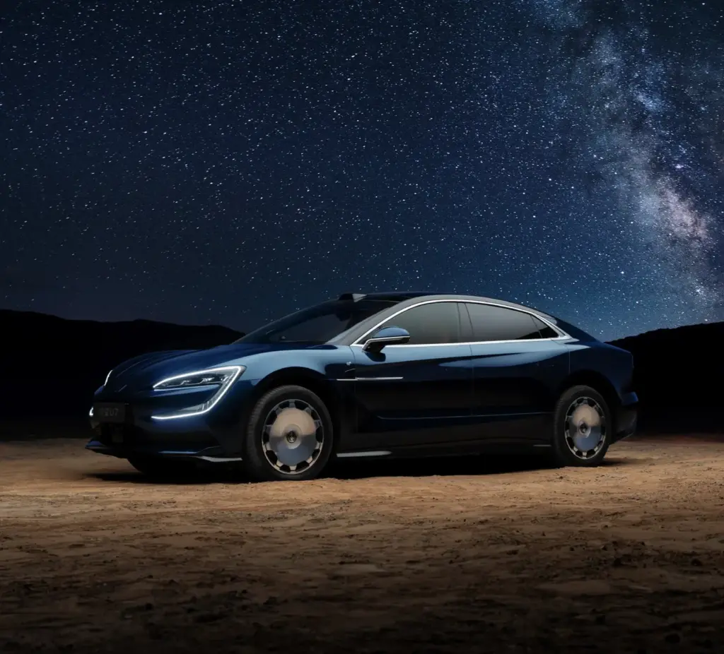 La prueba de estrés a la que BYD somete a su Yangwang U7: 30.000 kilómetros al más puro estilo Mercedes-Benz 1 Motor16 2026 BYD Yangwang U7. Imagen exterior.