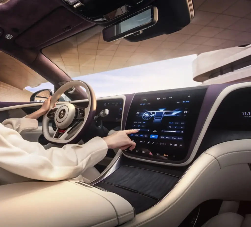 La prueba de estrés a la que BYD somete a su Yangwang U7: 30.000 kilómetros al más puro estilo Mercedes-Benz 2 Motor16 2026 BYD Yangwang U7. Imagen interior.