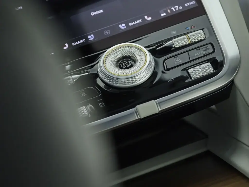 2026 Bentley Torcal Motor de Seleccion 2 Motor16