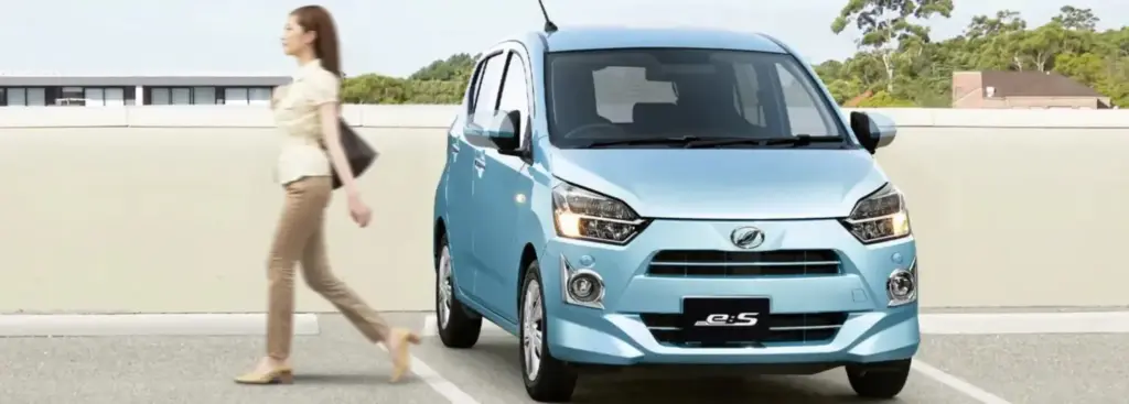 Mira e:S. El ‘mechero’ de Daihatsu que pueden estrenar por 5.905 euros 2 Motor16 2026 Daihatsu Mira e:S. Imagen delantera.