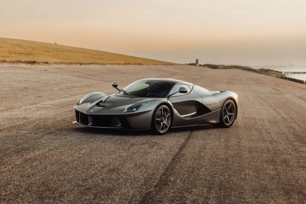 Si quieres uno de los mejores LaFerrari o P1 de la historia, tiene hasta octubre para ahorrar 7 Motor16 2026 Ferrari LaFerrari Broad Arrow 1 Motor16