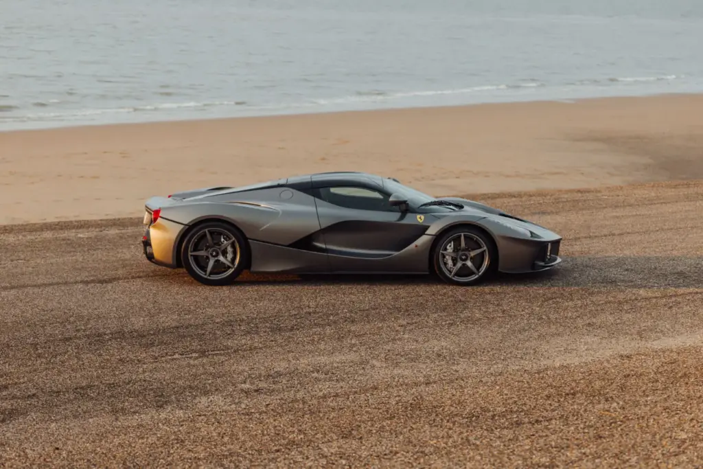Si quieres uno de los mejores LaFerrari o P1 de la historia, tiene hasta octubre para ahorrar 8 Motor16 2026 Ferrari LaFerrari Broad Arrow 3 Motor16