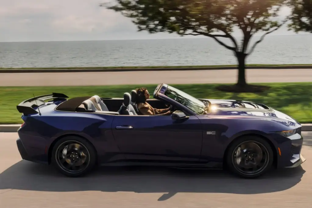 2026 Ford Mustang Dark Horse SC Convertible 1 Motor16