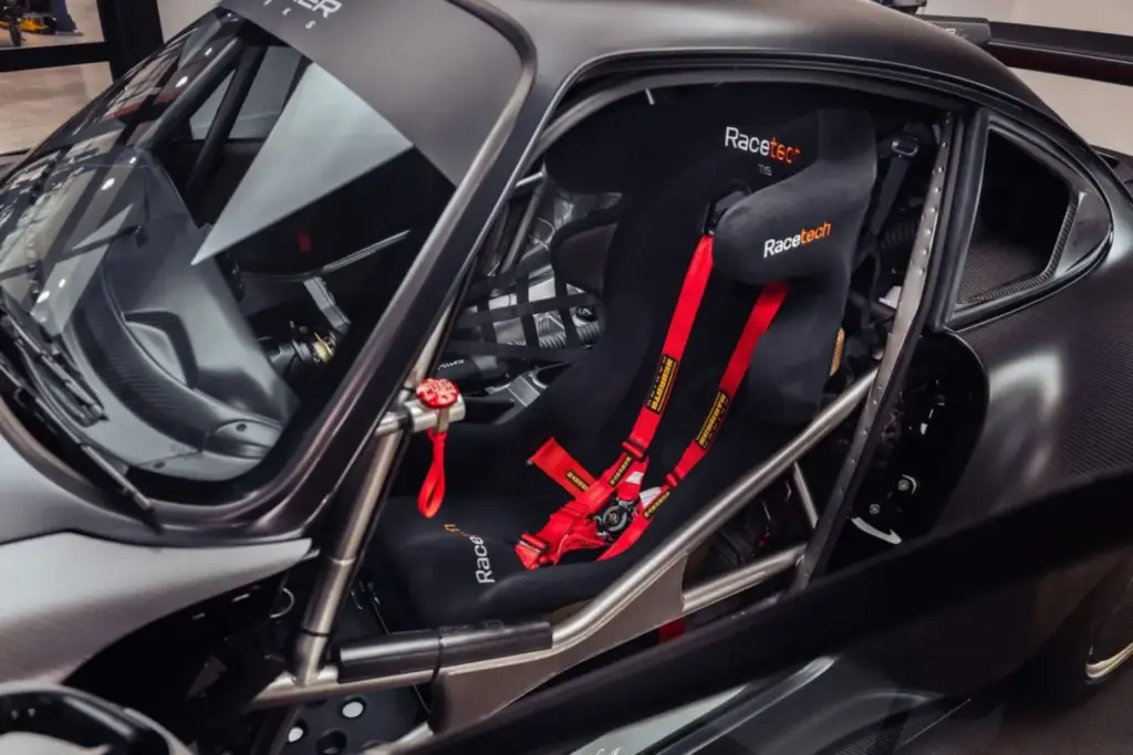 Gunther Werks GXR‑Evo: Potente como un moderno Porsche 911 y ligero como un clásico 924 35 Motor16 2026 Gunther Werks GXR Evo 33 Motor16