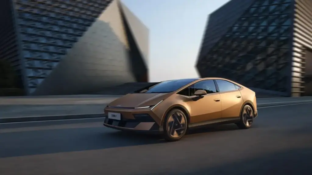 Hyundai Ioniq V: La berlina eléctrica con 650 km de autonomía a precio de Inster con ayudas 3 Motor16 2026 Hyundai Ioniq V. Imagen movimiento.
