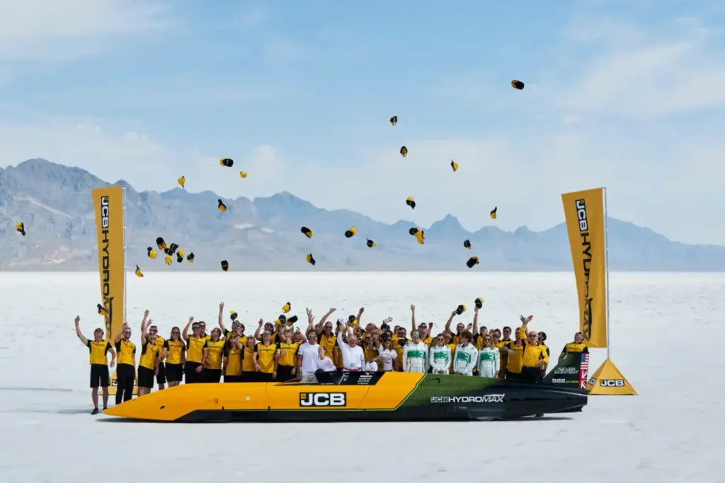 JCB Hydromax: El misil tierra-tierra que supera los 600 km/h alimentado por hidrógeno 1 Motor16 2026 JCB Hydromax. Récord en Bonneville. Imagen.