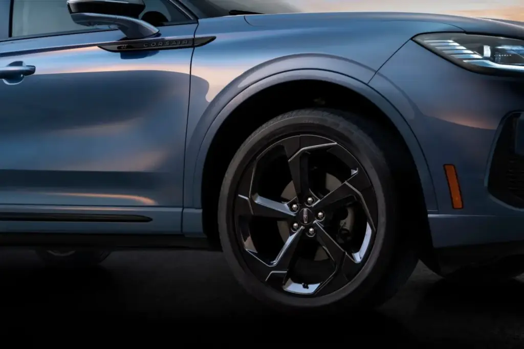 Lincoln Corsair Hybrid: El SUV ‘Made in China’ con el que dan un giro de guión 16 Motor16 2026 Lincoln Corsair 10 Motor16