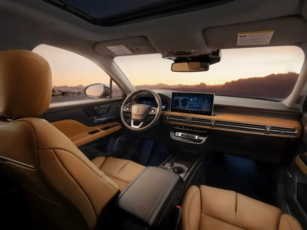 Lincoln Corsair Hybrid: El SUV ‘Made in China’ con el que dan un giro de guión 18 Motor16 2026 Lincoln Corsair 15 Motor16