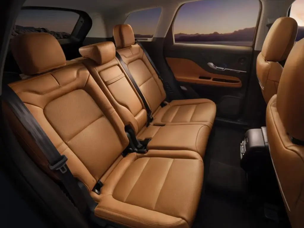 Lincoln Corsair Hybrid: El SUV ‘Made in China’ con el que dan un giro de guión 22 Motor16 2026 Lincoln Corsair 20 Motor16