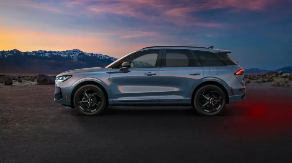 Lincoln Corsair Hybrid: El SUV ‘Made in China’ con el que dan un giro de guión 7 Motor16 2026 Lincoln Corsair 3 Motor16