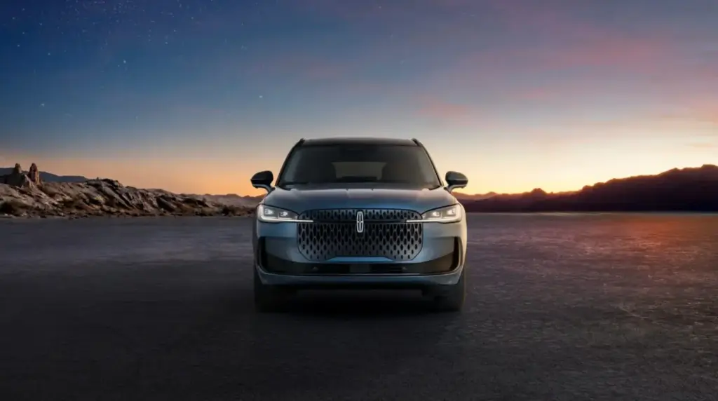Lincoln Corsair Hybrid: El SUV ‘Made in China’ con el que dan un giro de guión 4 Motor16 2026 Lincoln Corsair 5 Motor16