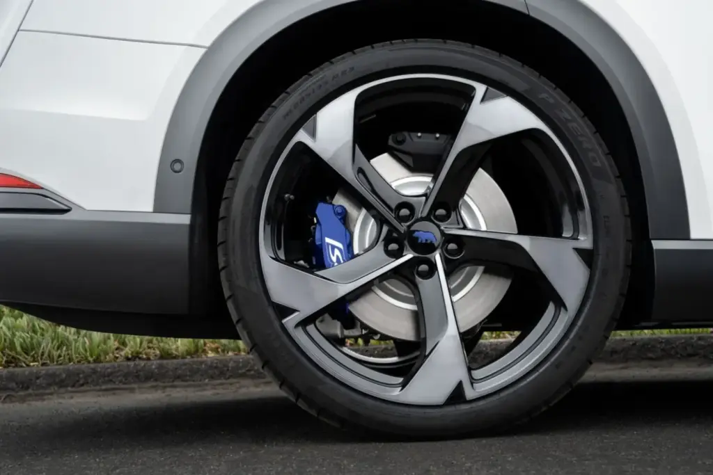 2026 Lucid Gravity GT-S. Imagen llanta.