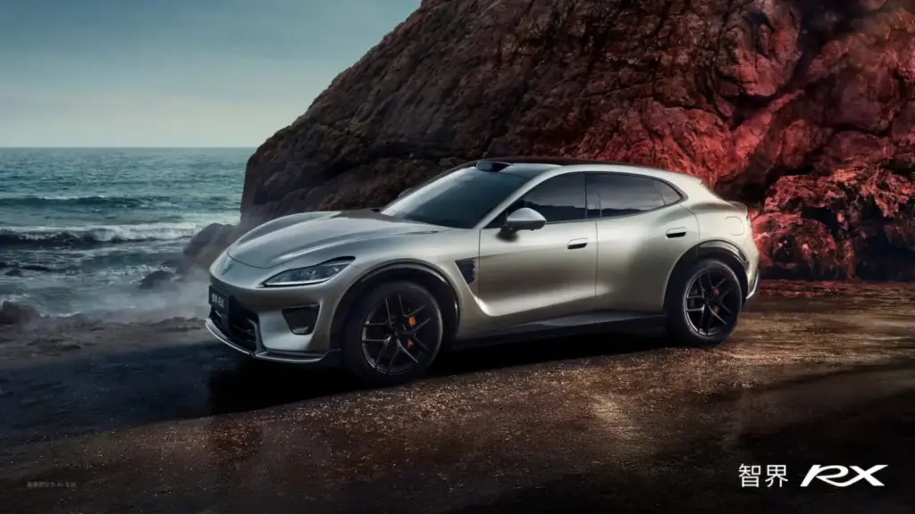 El Purosangue 'Made in China' lo firma Luxeed, es eléctrico y costará tan solo 32.500 euros 1 Motor16 2026 Luxeed RX. Imagen delantera.