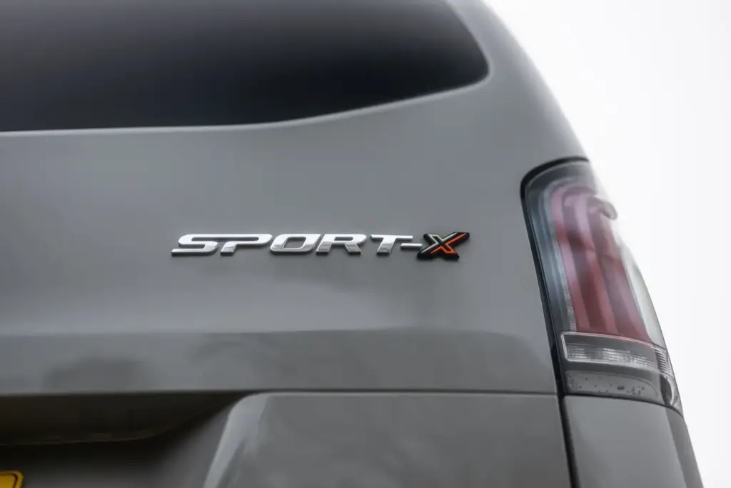 Mercedes Vito Sport-X: La furgoneta de pasajeros que bien podría ser obra de AMG 11 Motor16 2026 Mercedes Vito X 4 Motor16