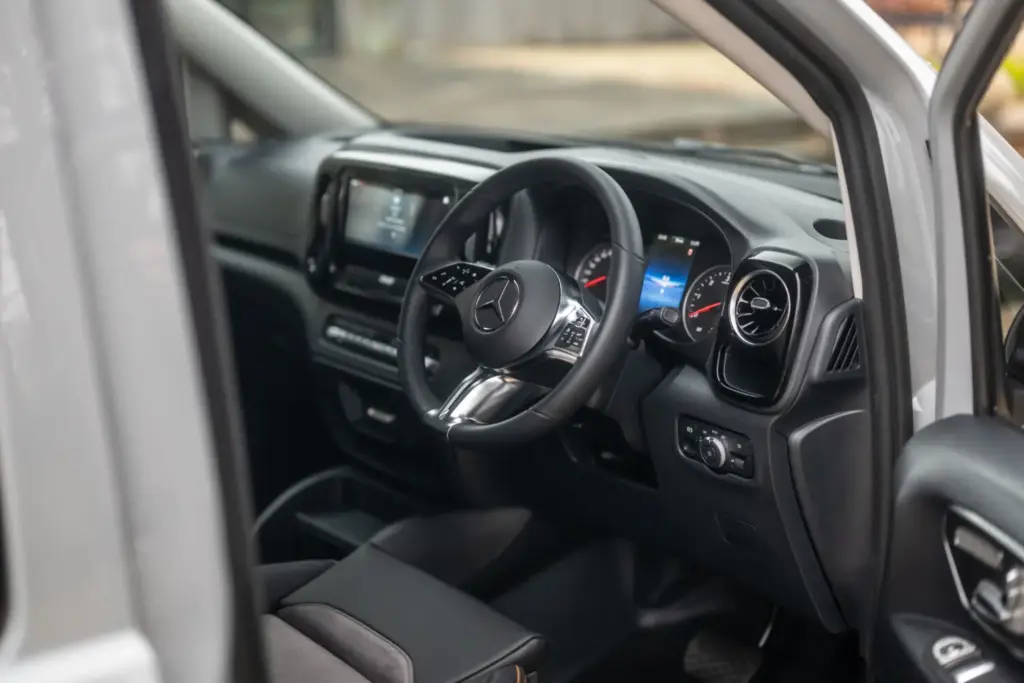 Mercedes Vito Sport-X: La furgoneta de pasajeros que bien podría ser obra de AMG 1 Motor16 2026 Mercedes Vito Sport-X. Imagen interior.