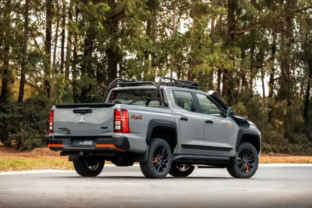 Mitsubishi Triton Savana Sertões: una edición especial que lleva la competición a la calle 8 Motor16 2026 Mitsubishi Triton Savana Sertoes Brasil 20 Motor16