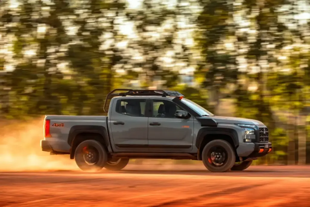 Mitsubishi Triton Savana Sertões: una edición especial que lleva la competición a la calle 16 Motor16 2026 Mitsubishi Triton Savana Sertoes Brasil 7 Motor16