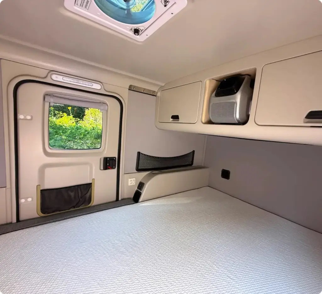 Outranger: La caravana preparada para la aventura y que cuesta menos que el coche que la remolca 22 Motor16 2026 Motsmann Outranger camping trailer caravana 19 Motor16