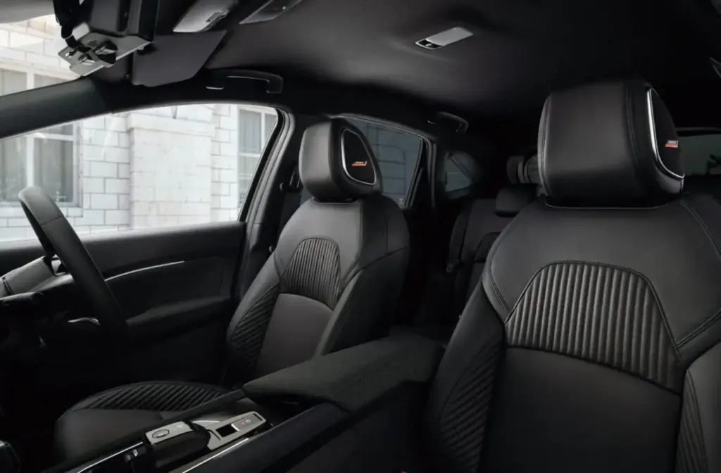 Nissan actualiza el Note que vende en Japón con sutiles retoques y con grandes expectativas desde Nismo 1 Motor16 2026 Nissan Note Aura. Imagen interior.