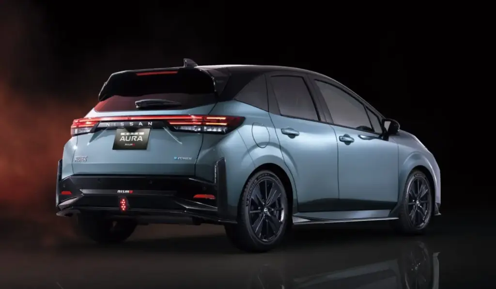 Nissan actualiza el Note que vende en Japón con sutiles retoques y con grandes expectativas desde Nismo 3 Motor16 2026 Nissan Note Aura. Imagen trasera.
